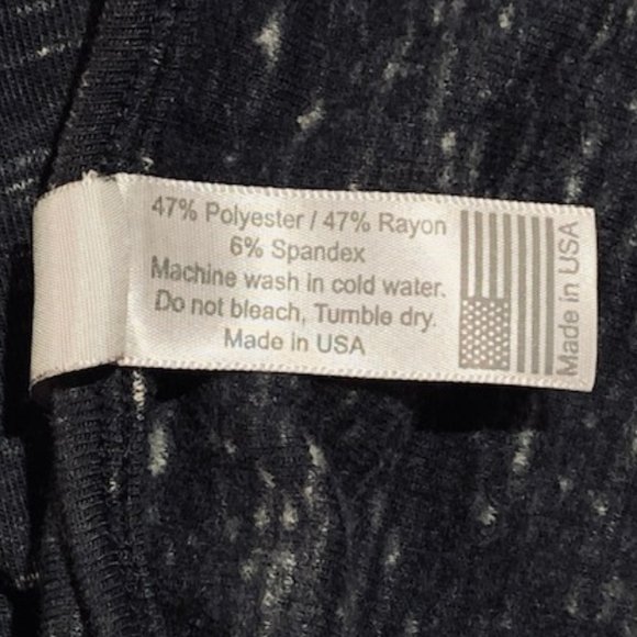 Go Couture Sharkbite Tunic Sweater Top - Small  NWT - Picture 5 of 5